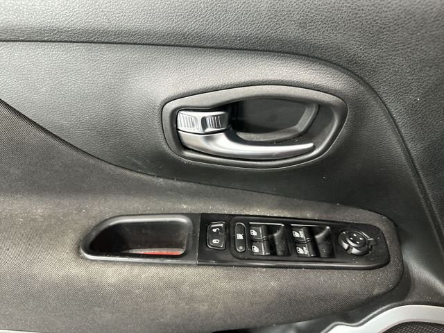 Used 2021 Red Jeep Sport image 19