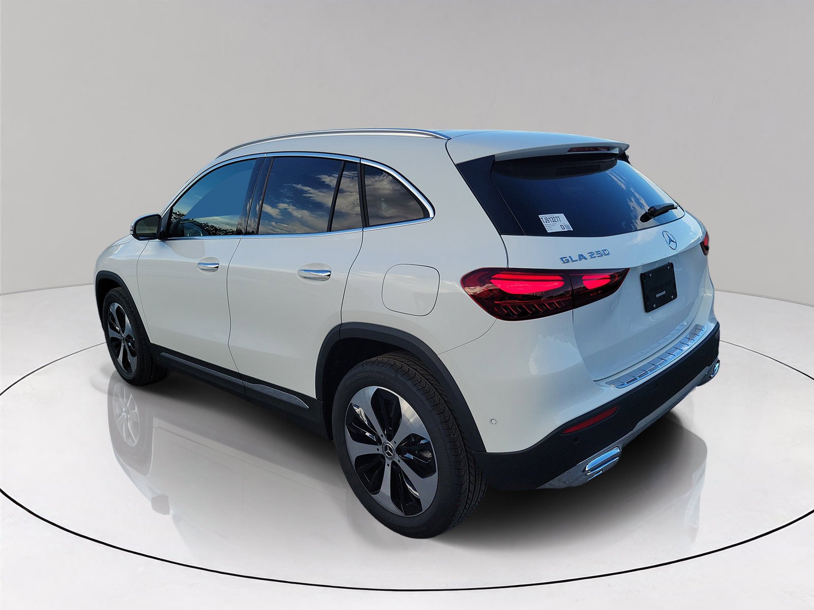 New 2026 Polar White Mercedes-Benz GLA 250 image 35
