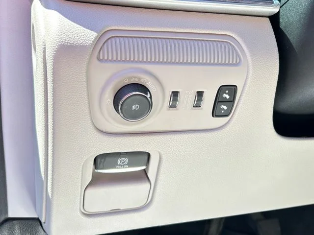 Used 2022 Gray Jeep Series III image 39