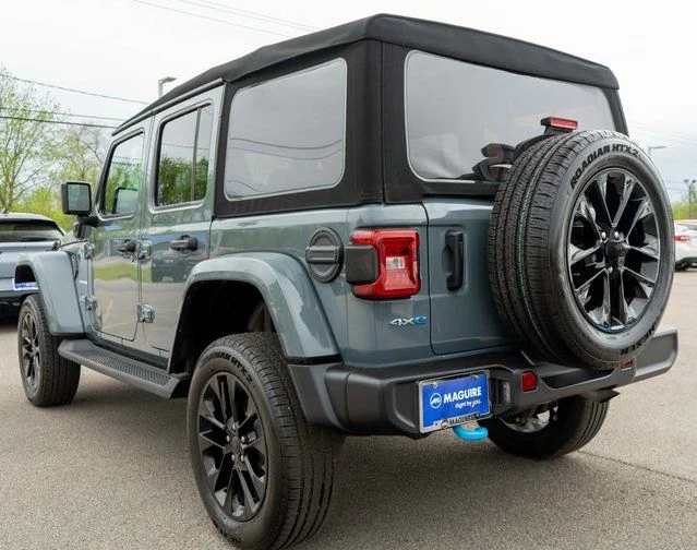 Used 2024 Gray Jeep Sahara 4xe image 8