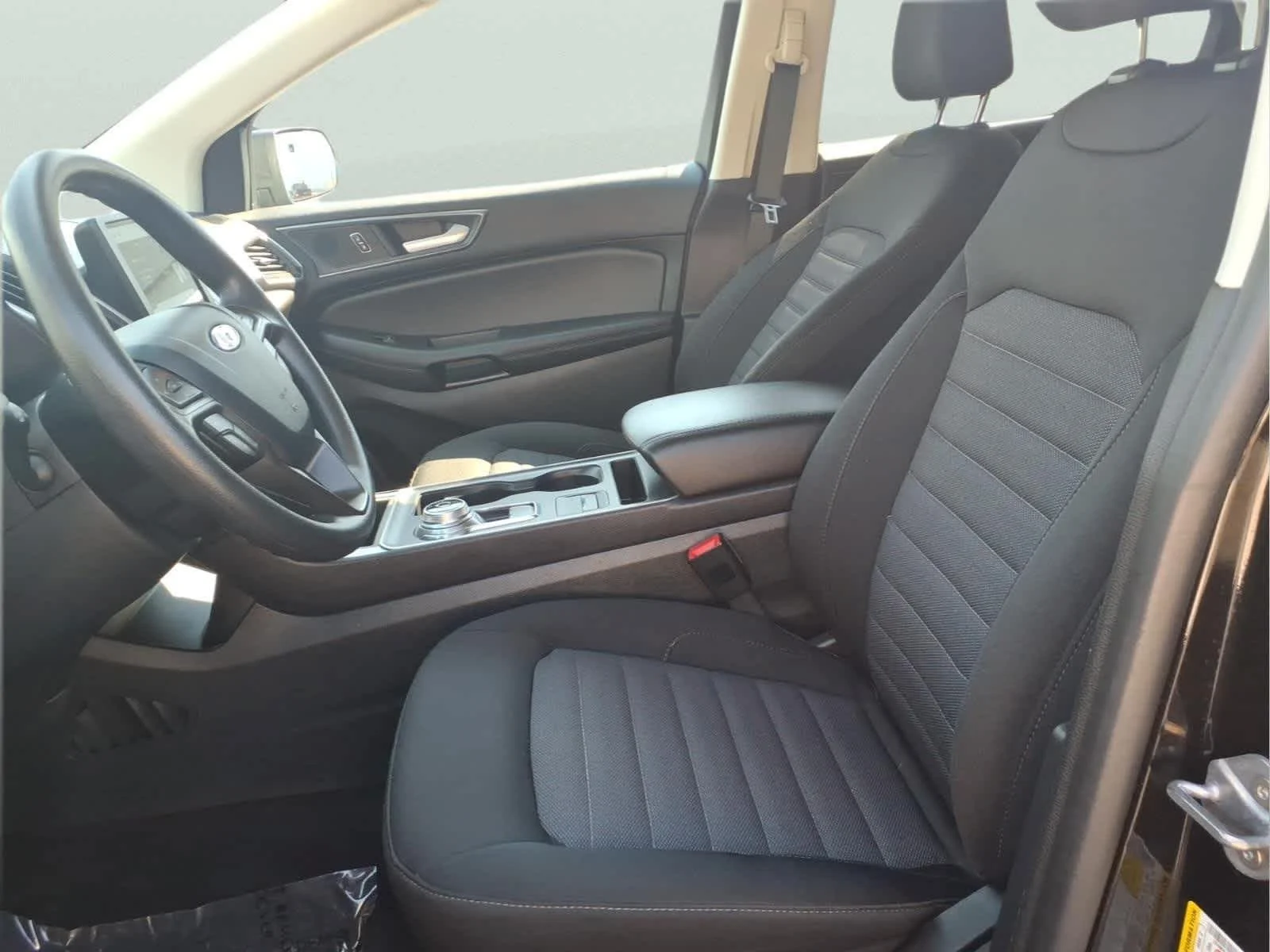 Used 2024 Agate Black Metallic Ford SE image 15