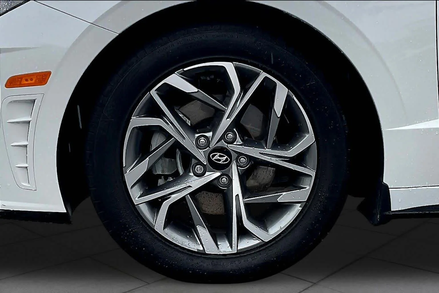 Used 2022 Quartz White Hyundai SEL image 11