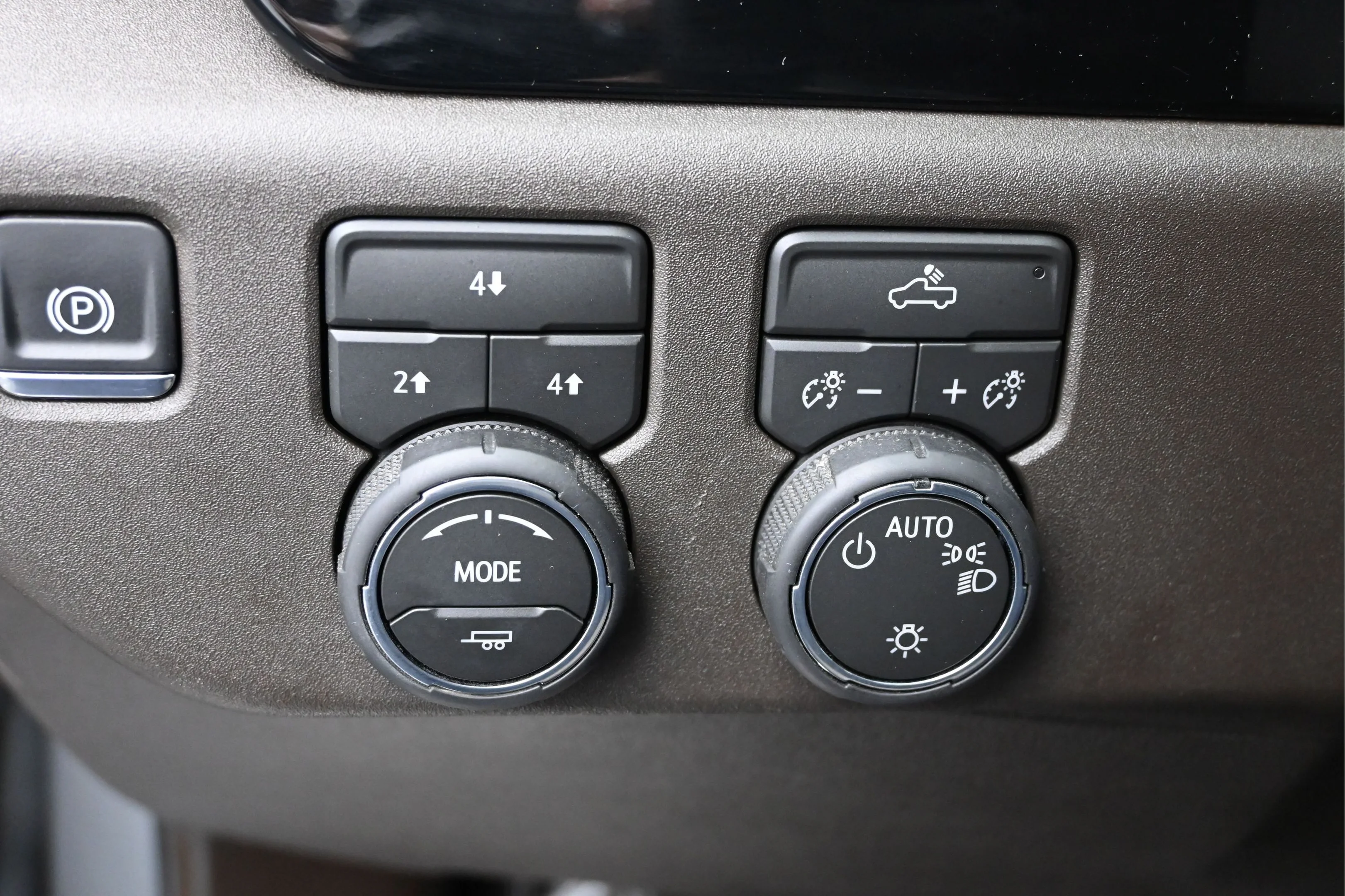 Used 2026 Sterling Gray Metallic Chevrolet LT image 27