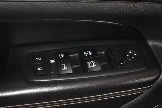 Used 2016 Silver Jeep Limited image 26