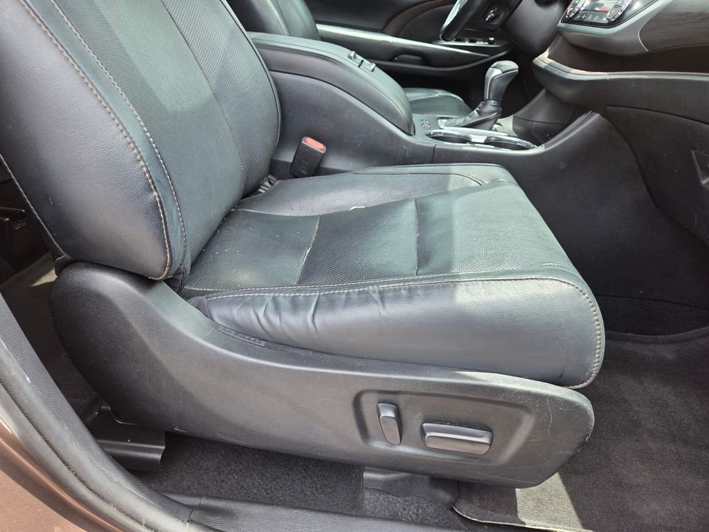 Used 2019 Brown Toyota Limited image 30