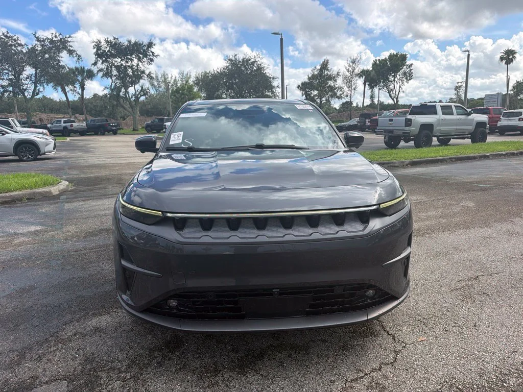 Used 2024 Jeep Wagoneer S Launch Edition with VIN 3C4RJNAK6RT180103 for sale in West Palm Beach, FL