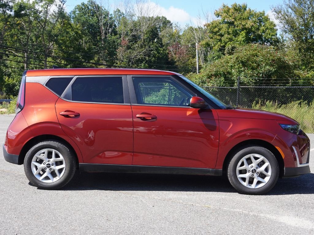 2025 Kia Soul LX - Photo 16