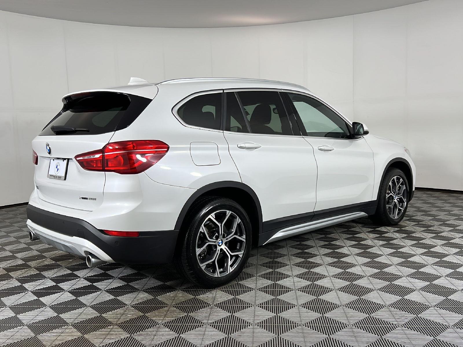 Used 2022 Mineral White Metallic BMW xDrive28i image 5