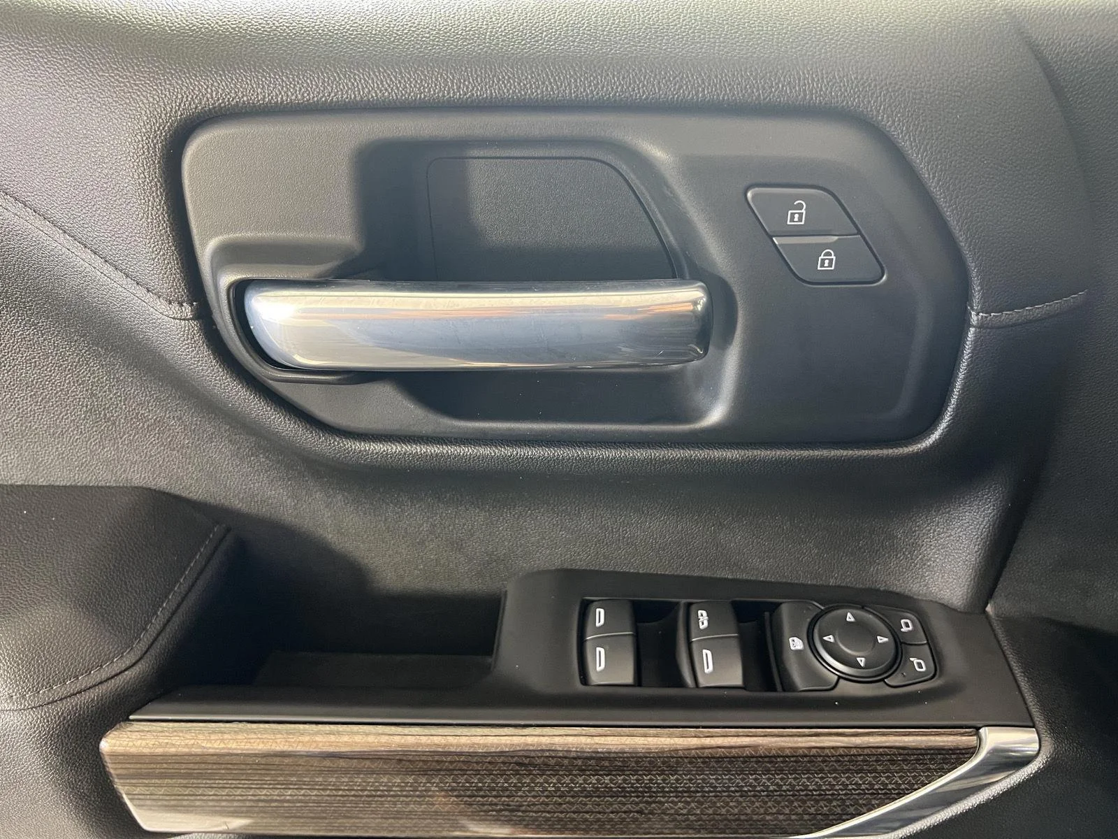 Used 2021 Blue Metallic Chevrolet LT image 8