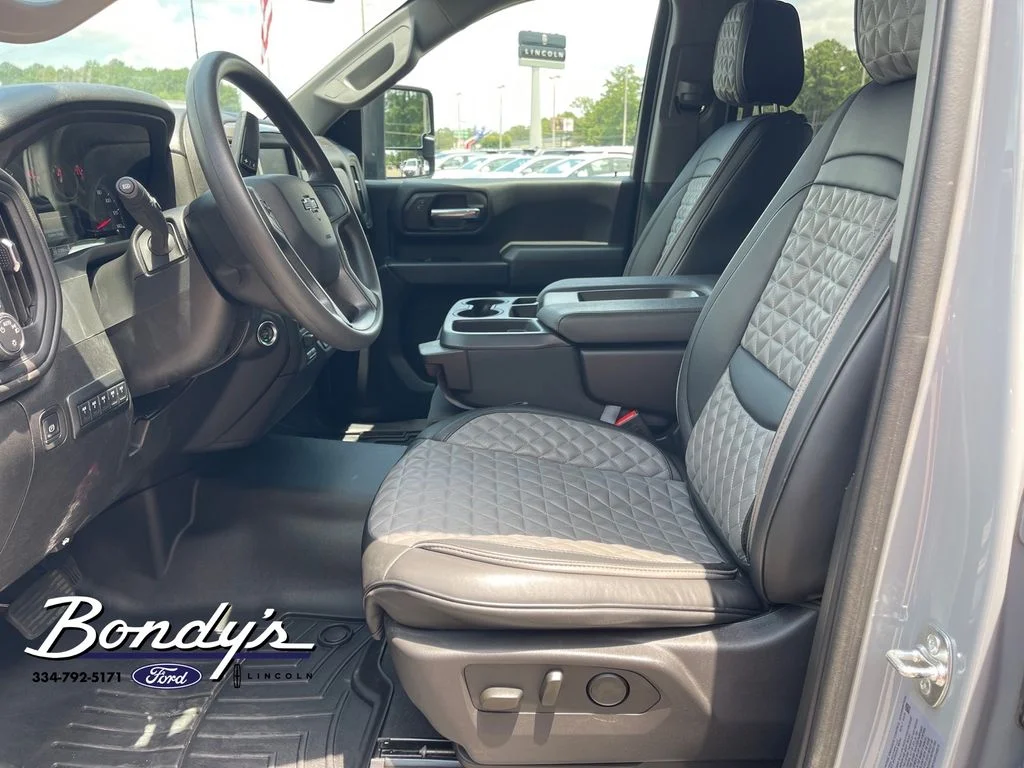 Used 2025 Slate Gray Metallic Chevrolet Custom image 10
