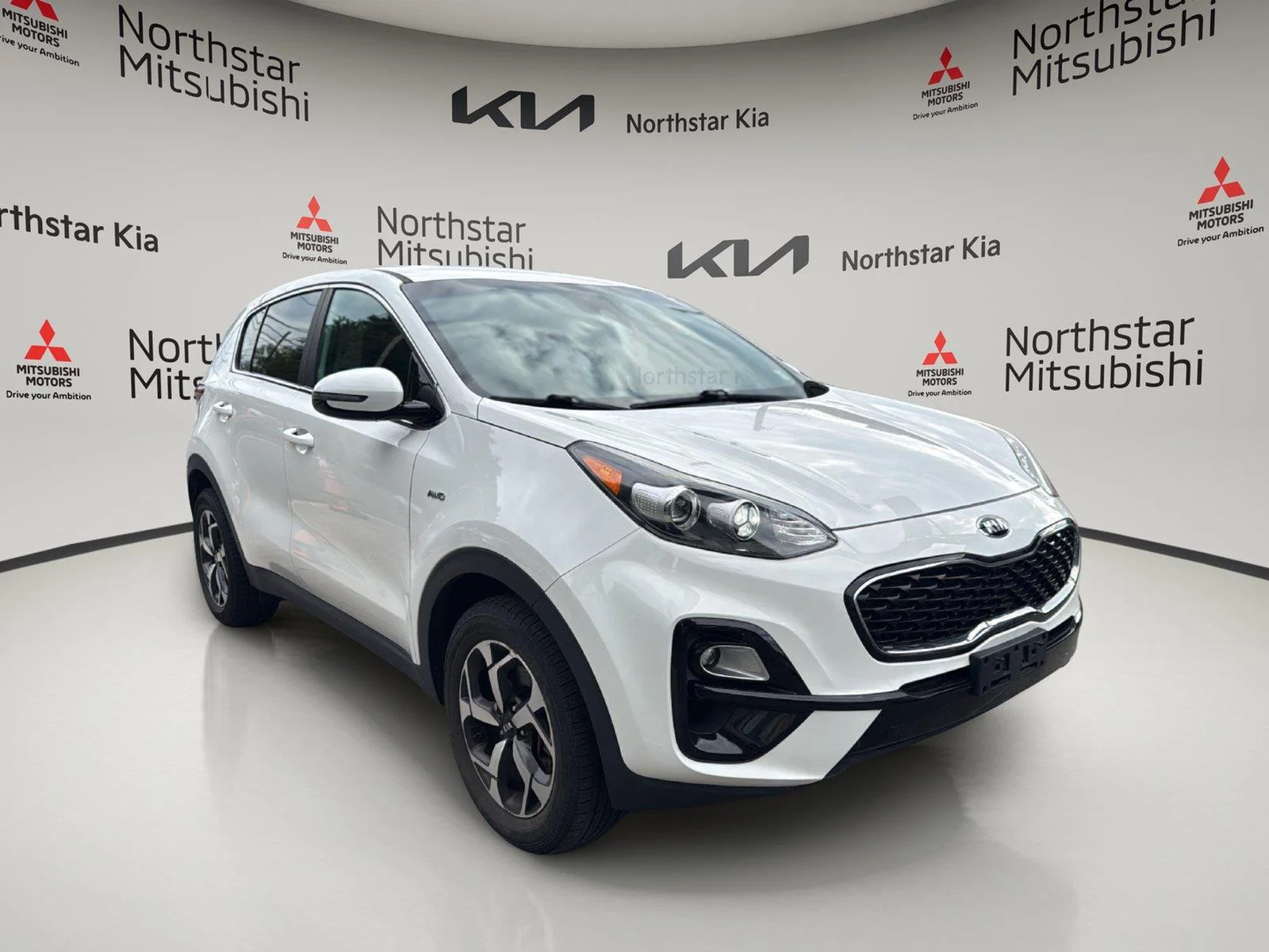 Used 2020 Clear White Kia LX image 10