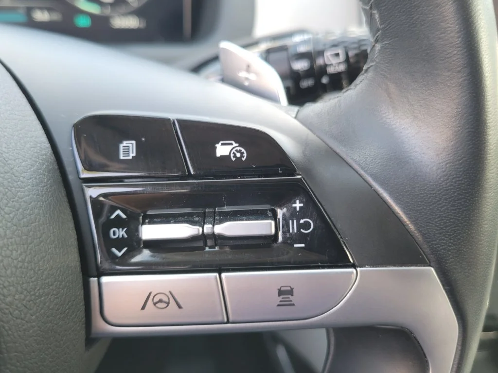 Used 2024 Blue Hyundai SEL Convenience image 8