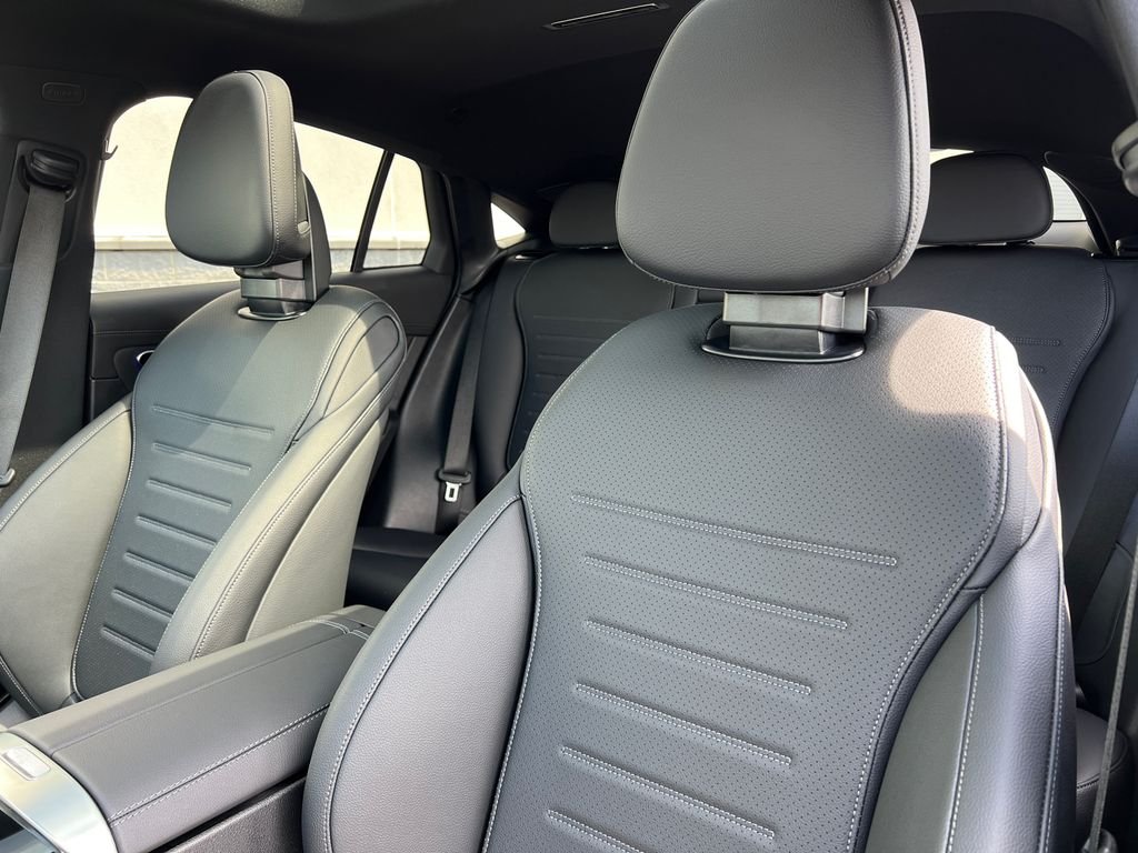 New 2026 Polar White Mercedes-Benz GLC 300 image 15