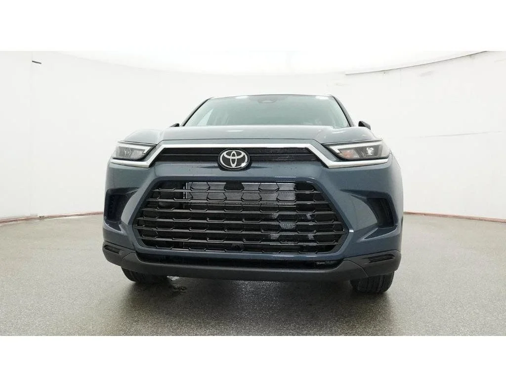New 2026 White Toyota XLE image 38
