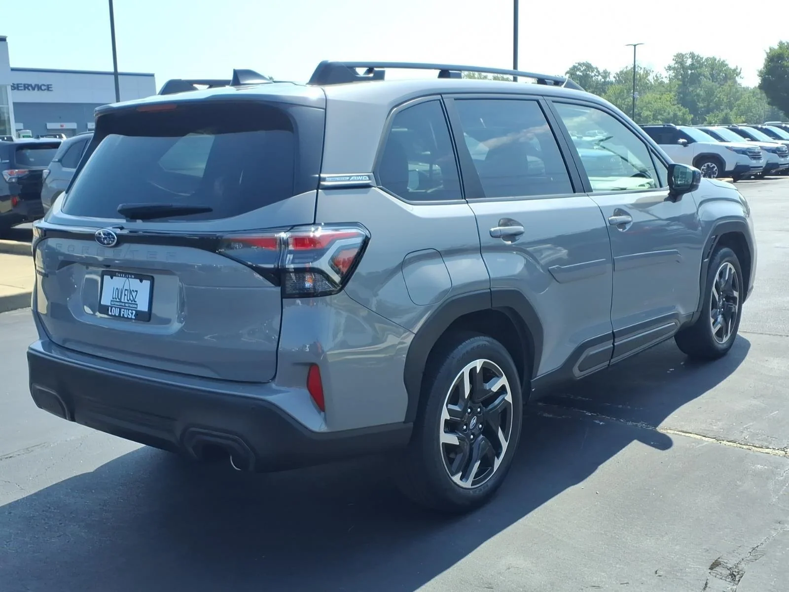 Used 2025 River Rock Pearl Subaru Limited image 27