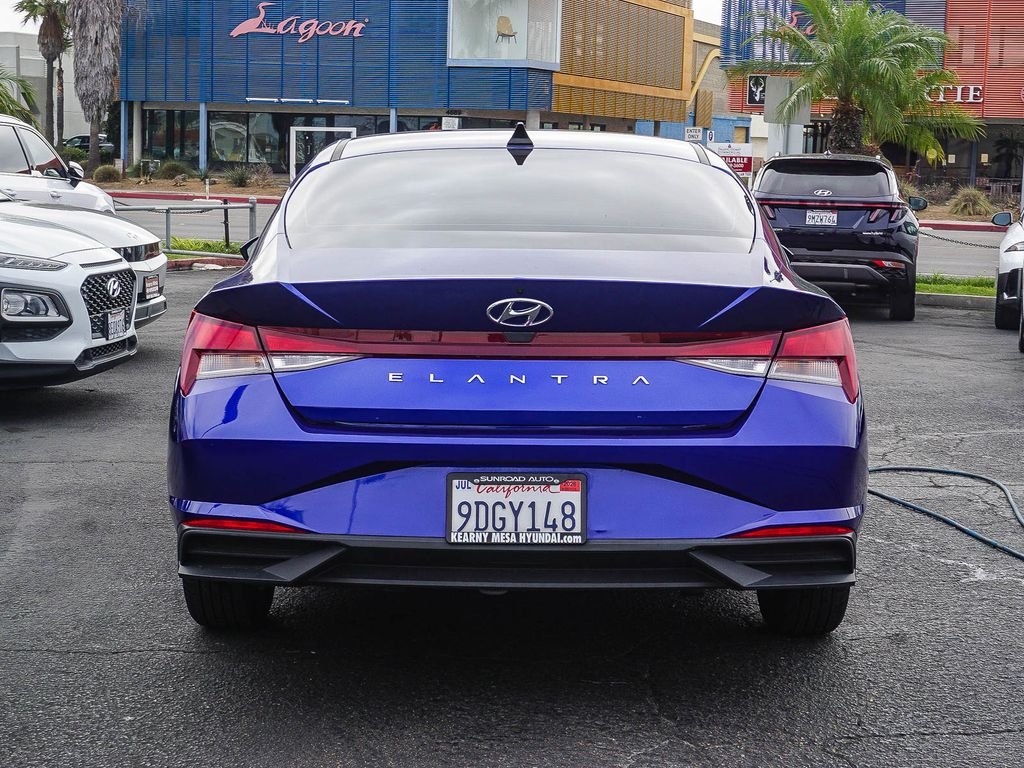 Used 2023 Blue Hyundai SE image 5