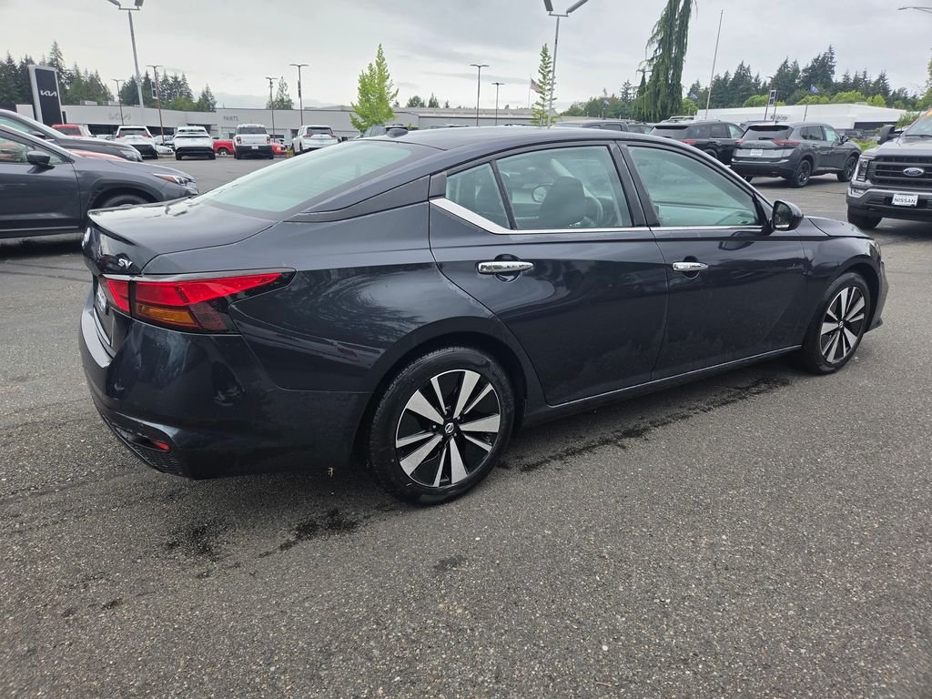 Used 2022 Blue Nissan 2.5 SV image 6