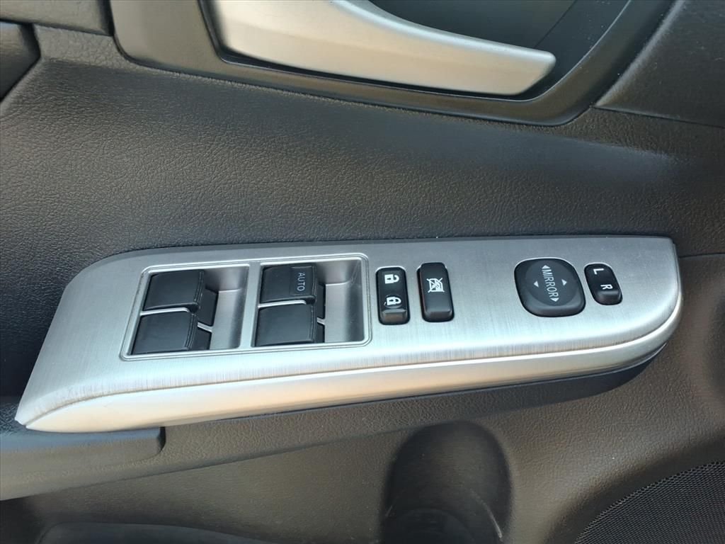 Used 2013 Black Toyota SE image 18