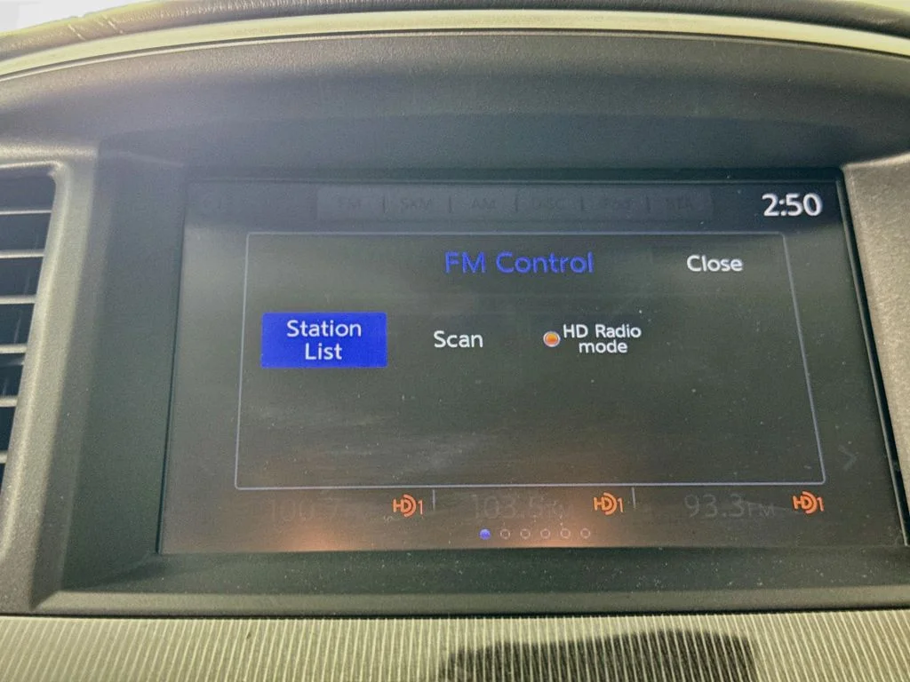 Used 2019 Majestic White INFINITI LUXE image 17