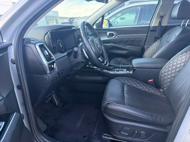 Used 2023 Wolf Gray Kia SX-Prestige image 16