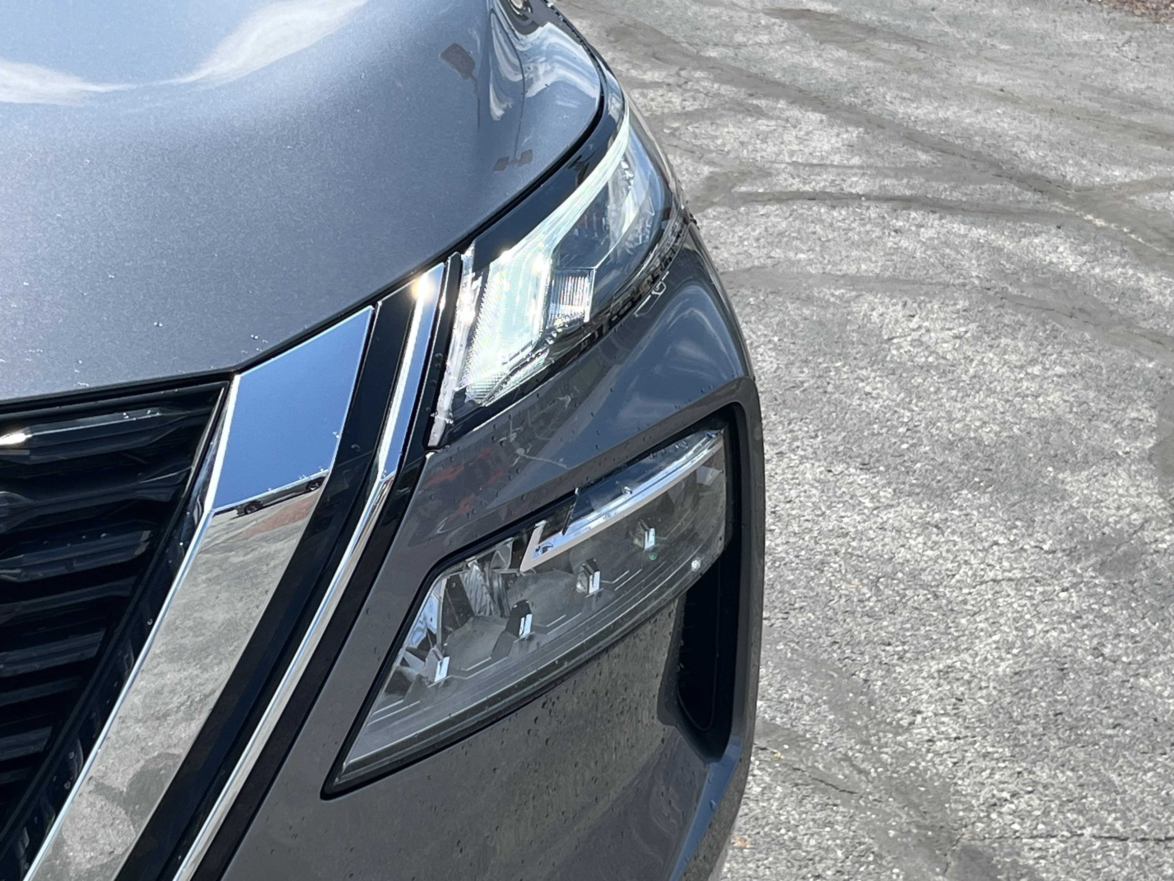 Used 2023 Gun Metallic Nissan SV image 13