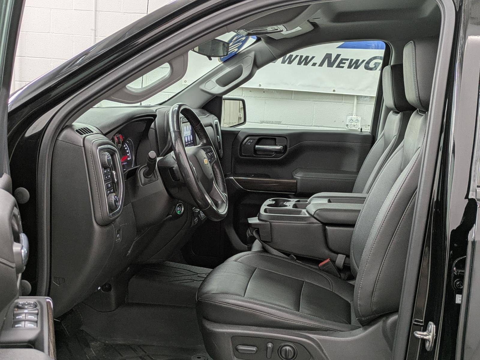 2022 Chevrolet Silverado 1500 LT photo 4