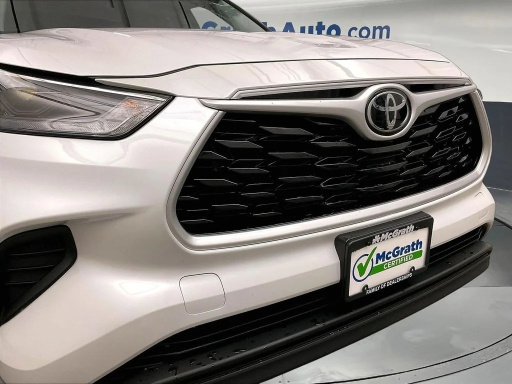Certified Used 2023 Beige Toyota L image 34