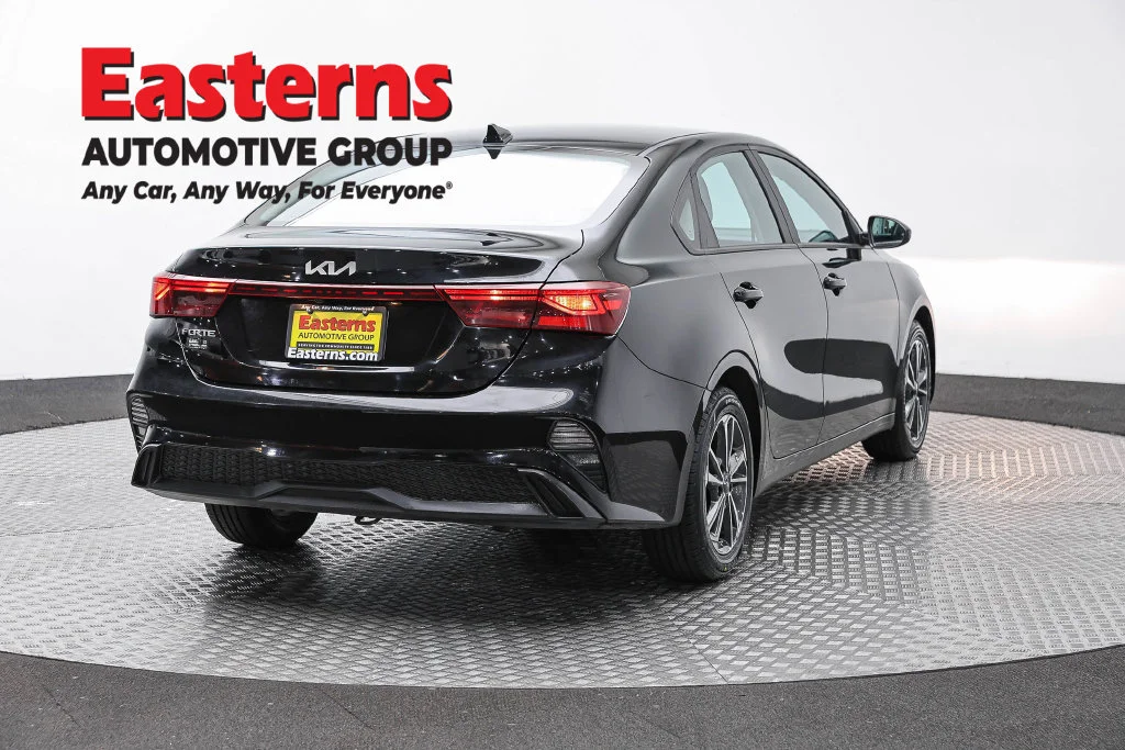 Used 2024 Black Kia LXS image 6