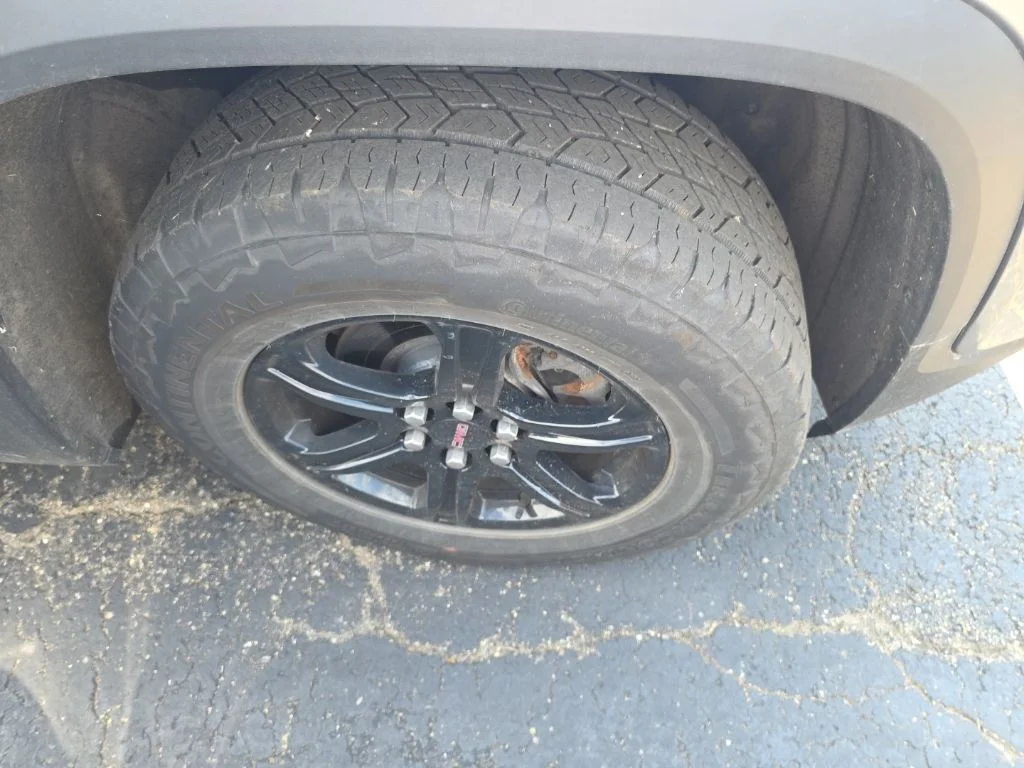 Certified Used 2023 Silver GMC AT4 image 5