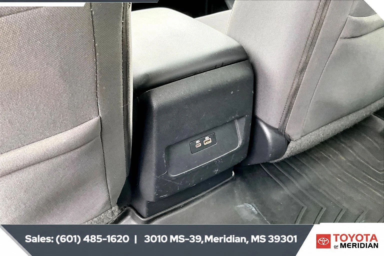Used 2022 Glacier White Nissan SV image 24
