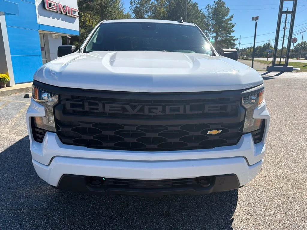 Used 2022 SUMMIT WHITE Chevrolet Custom image 8