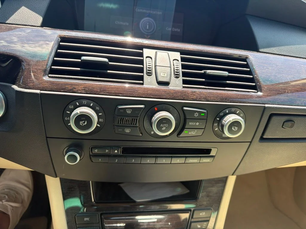 Used 2009  BMW 528i image 18