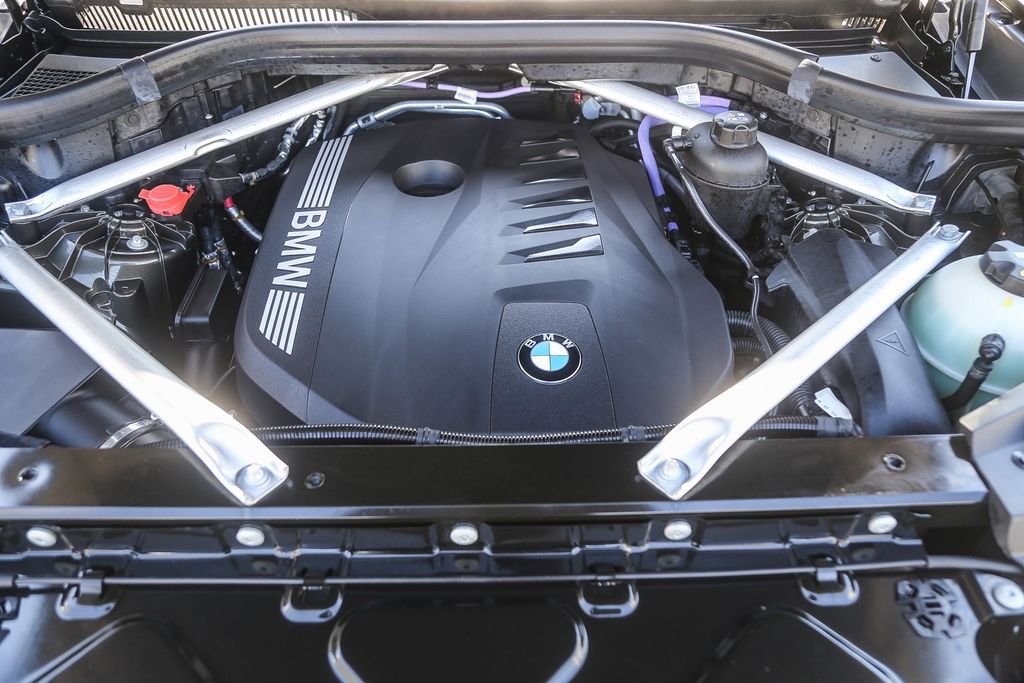 Used 2025 Green Metallic BMW xDrive40i image 22