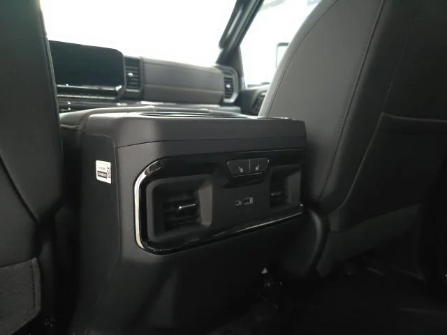 2026 Chevrolet Silverado 2500 HD ZR2 - Photo 13