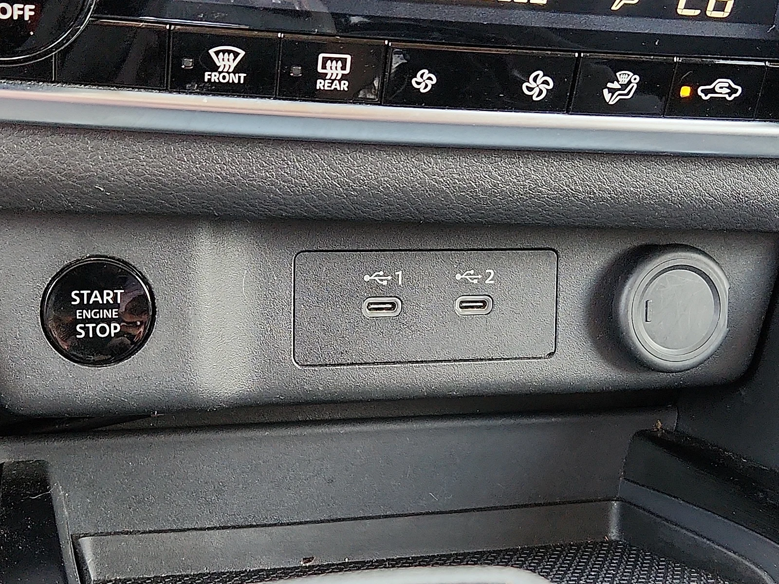 2025 Nissan Rogue SV - Photo 19