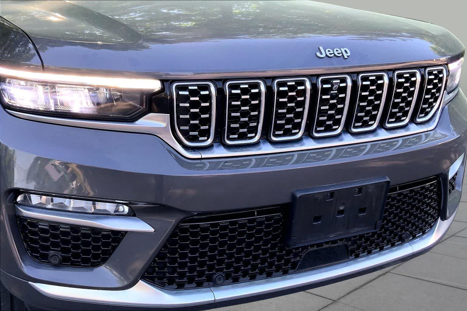 Used 2023 Baltic Gray Metallic Clearcoat Jeep Summit image 29