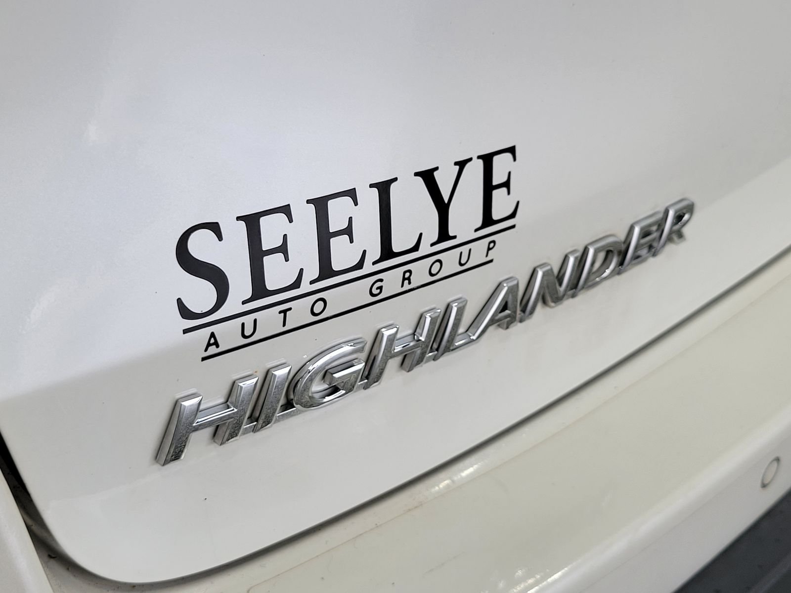 Used 2018 White Toyota Limited Platinum image 32