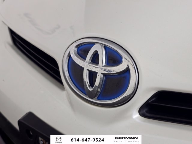 Used 2012 White Toyota Three image 13