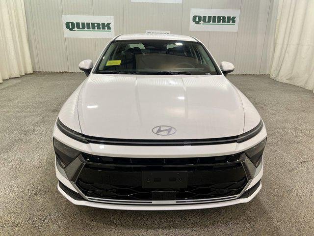 New 2026 Serenity White Hyundai Blue image 2