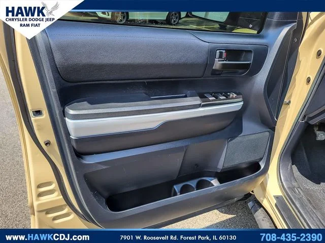 Used 2018  Toyota SR5 image 23