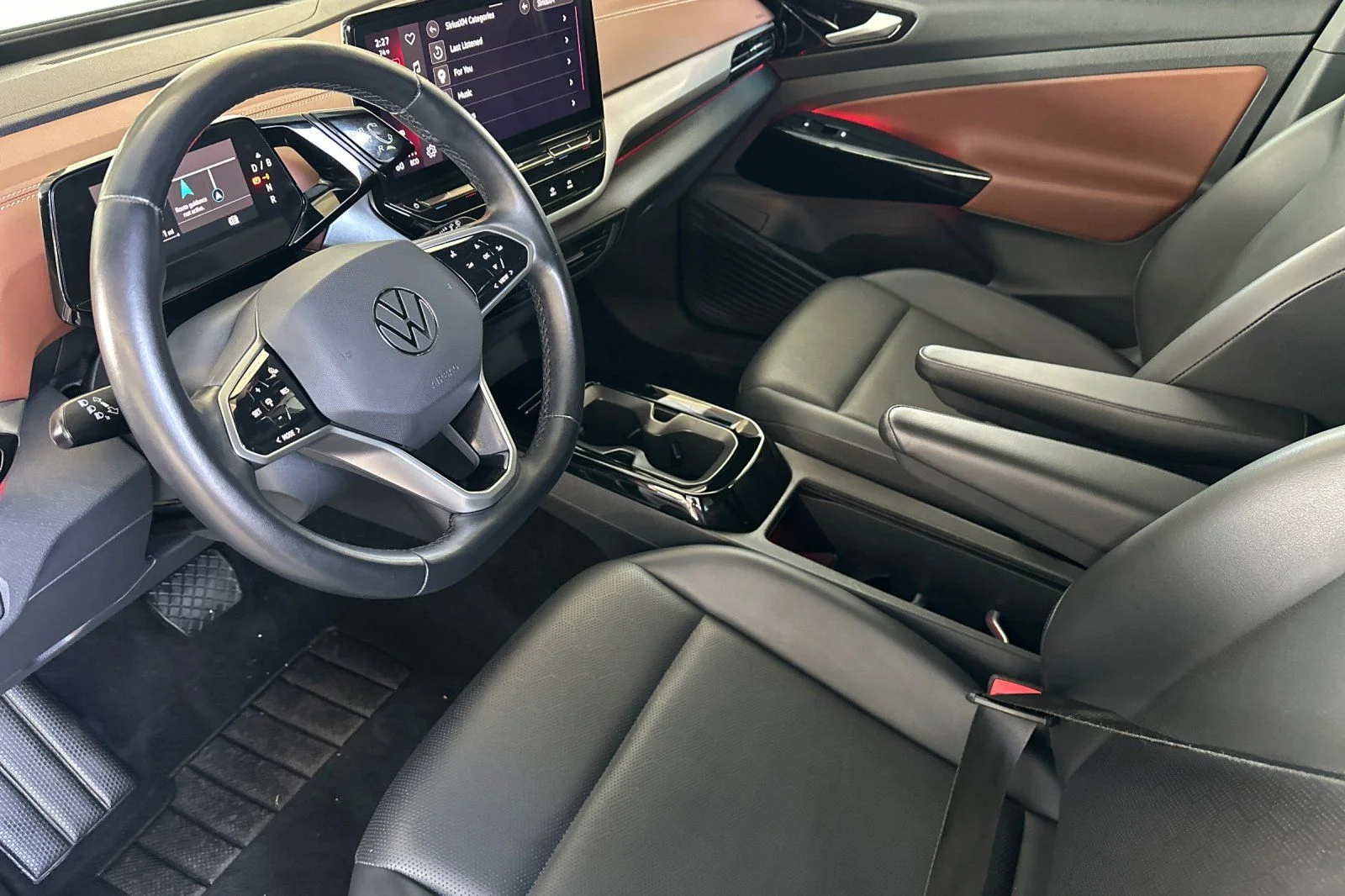 Used 2021 Gray Volkswagen Pro S image 10