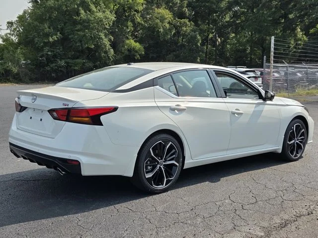 New 2026 White Nissan 2.5 SR image 5