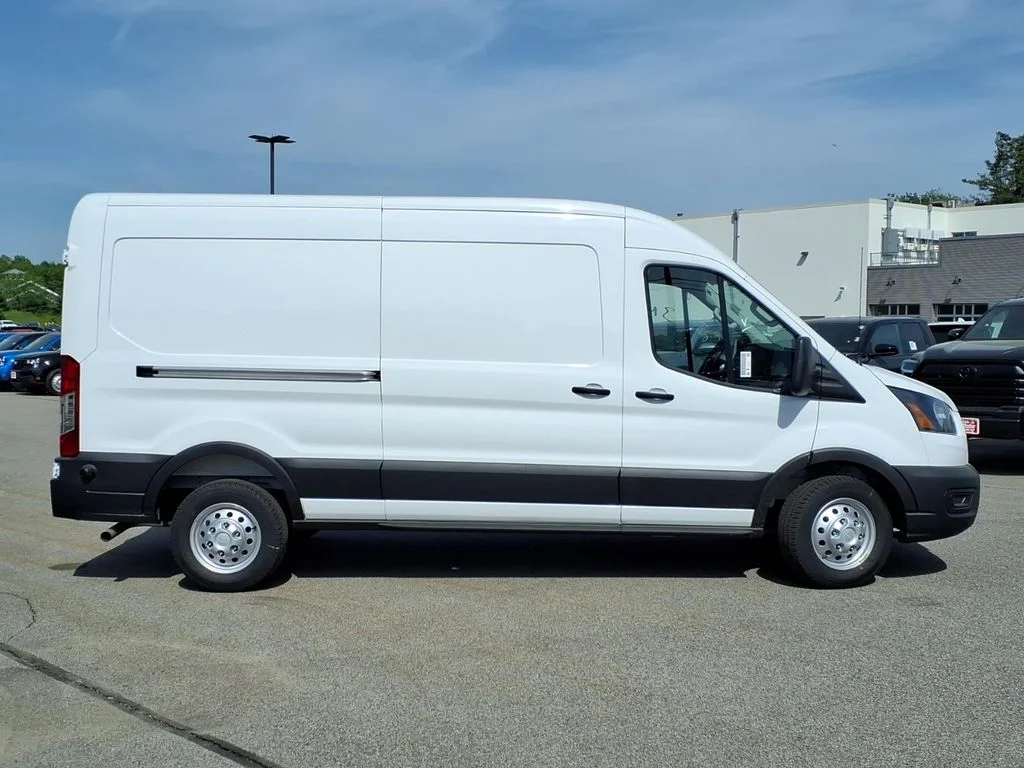 New 2026 Oxford White Ford Base image 4