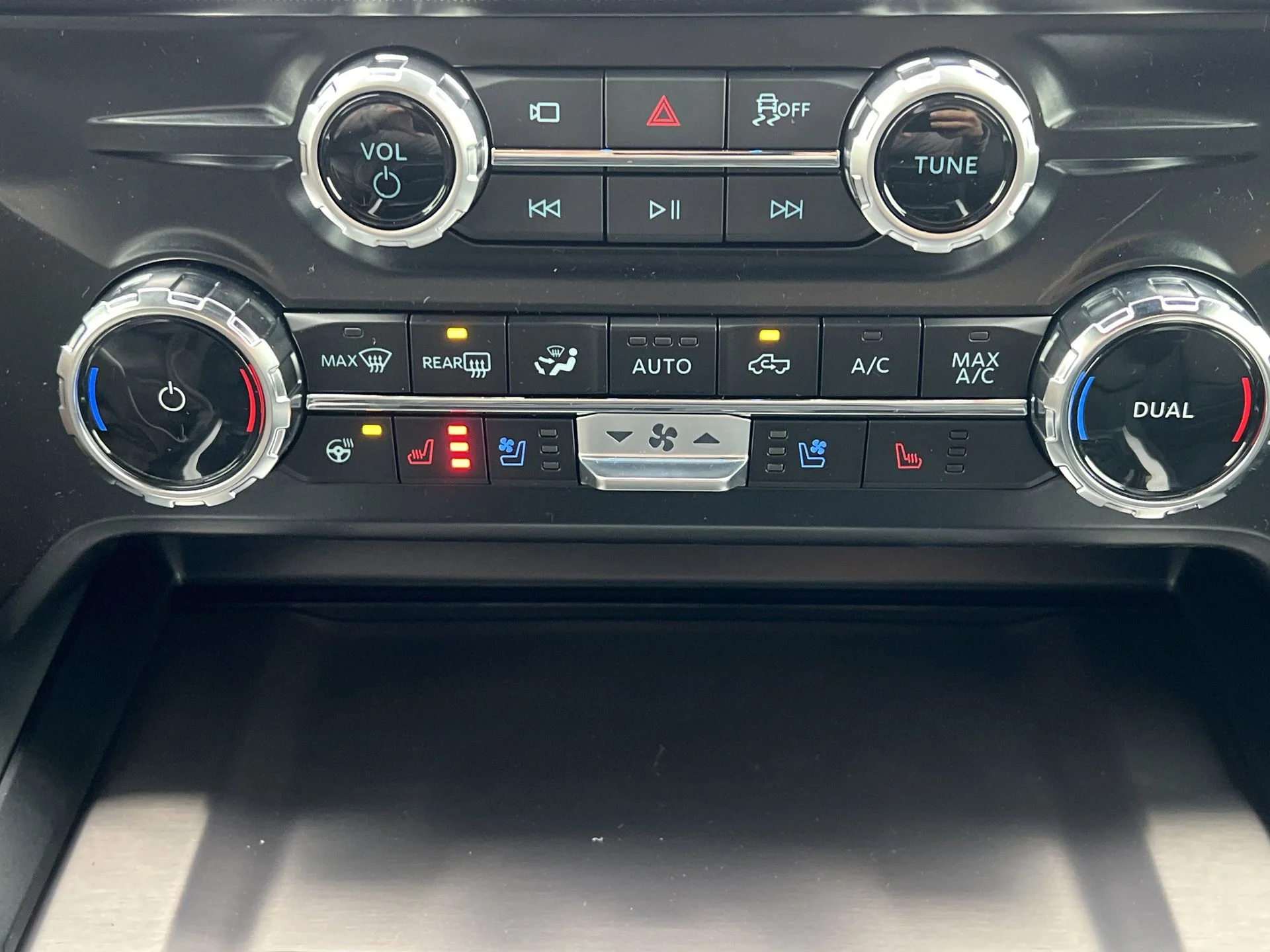 2026 Ford F-350 Super Duty Platinum - Photo 9