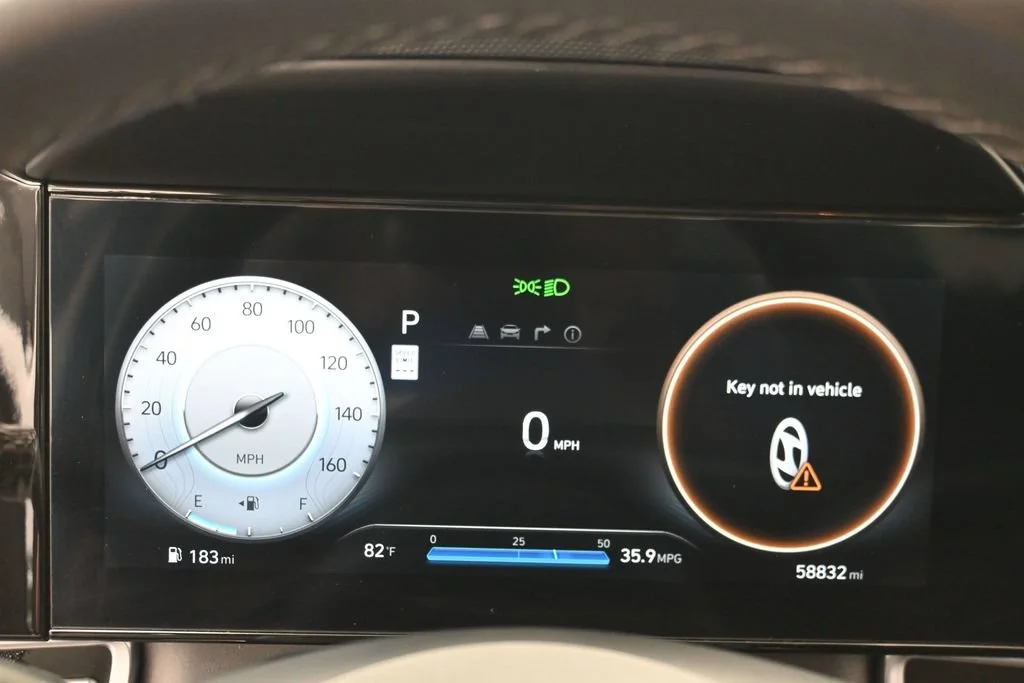 Used 2025 White Hyundai Limited image 15