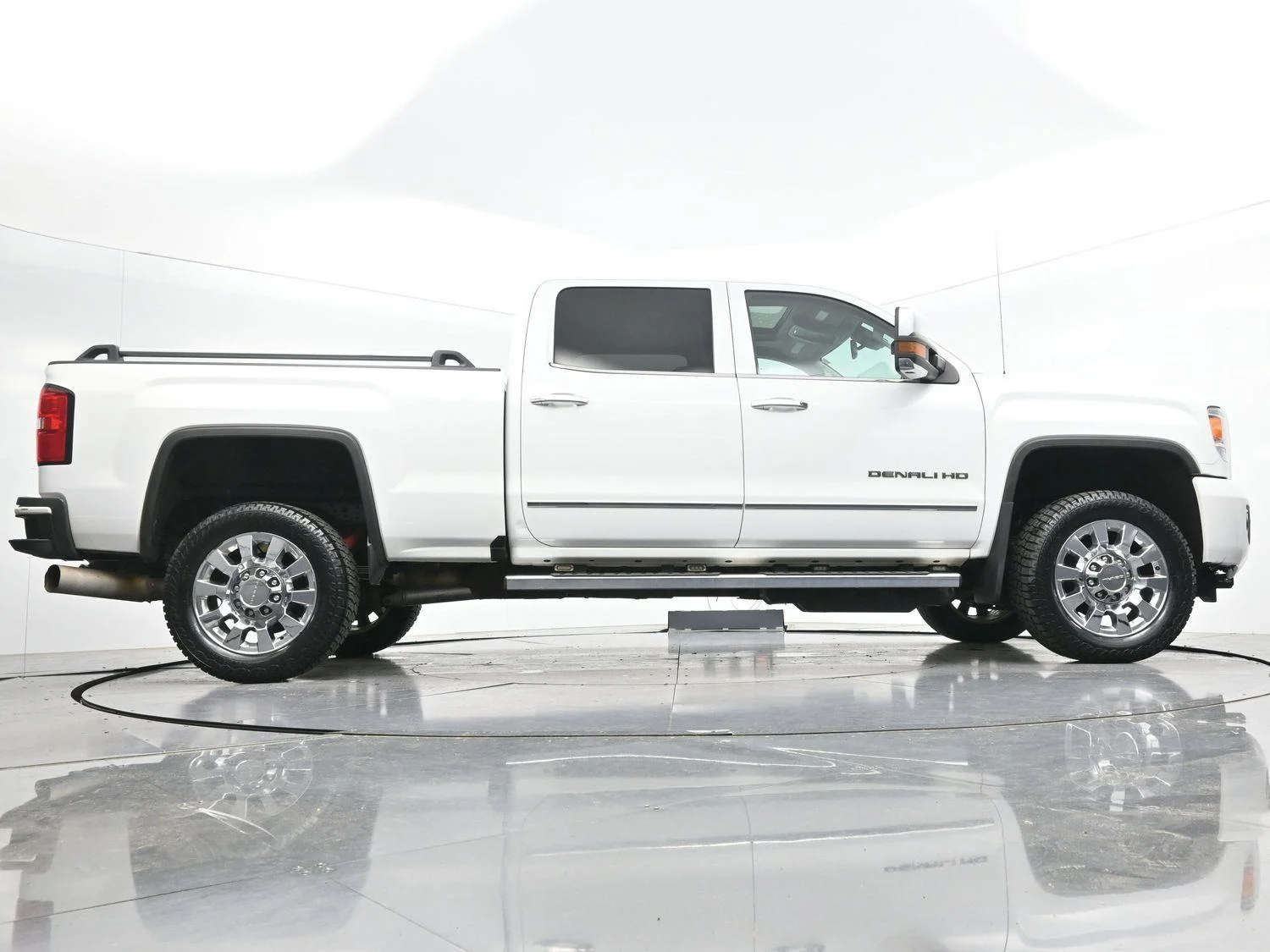 Used 2019 Summit White GMC Denali image 50