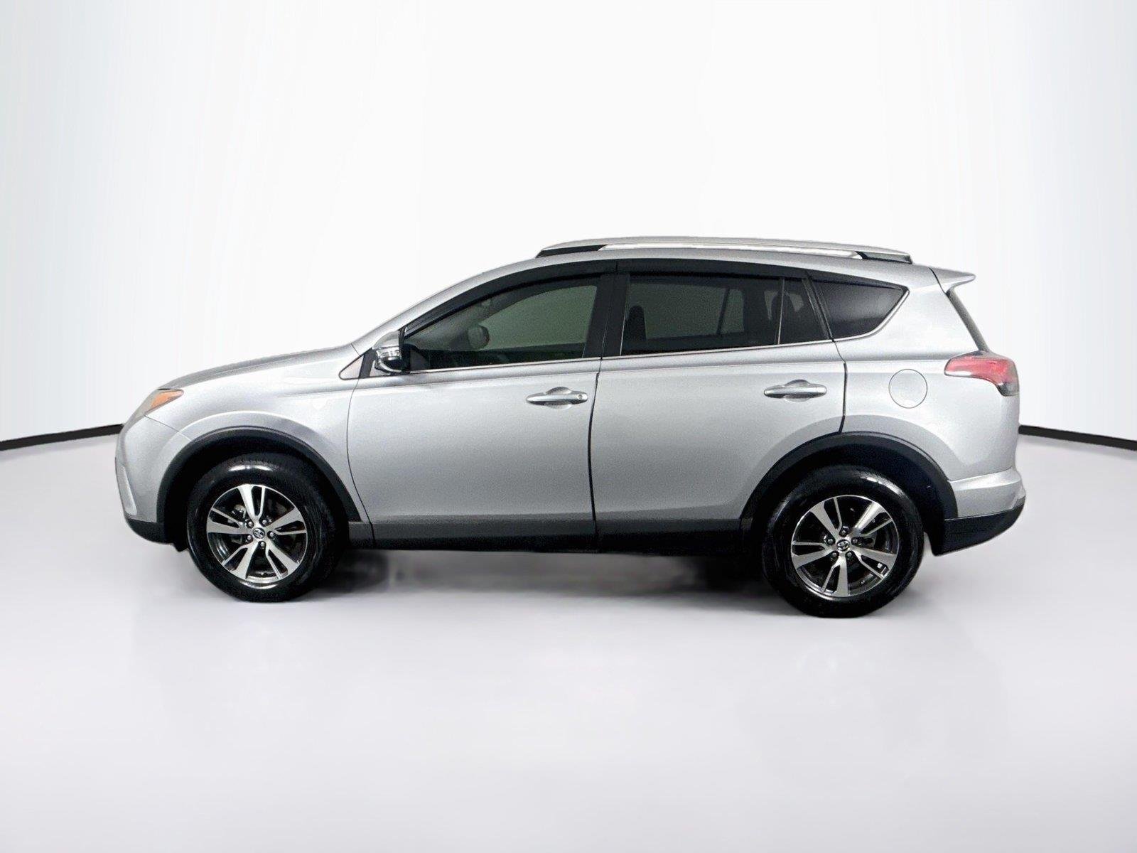 Used 2016 Silver Sky Metallic Toyota XLE image 12