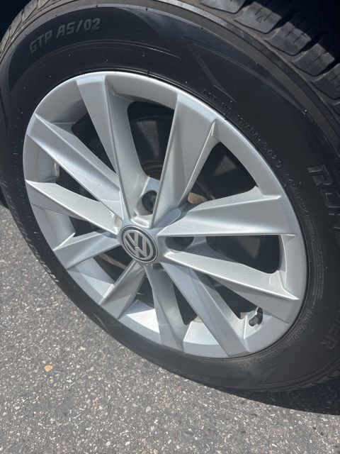 Used 2017 Blue Volkswagen TSI SE image 12