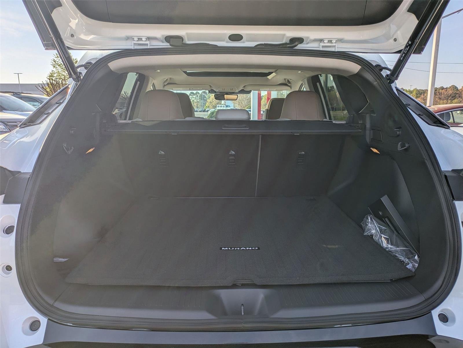 New 2026 Everest White Pearl TriCoat Nissan Platinum image 34
