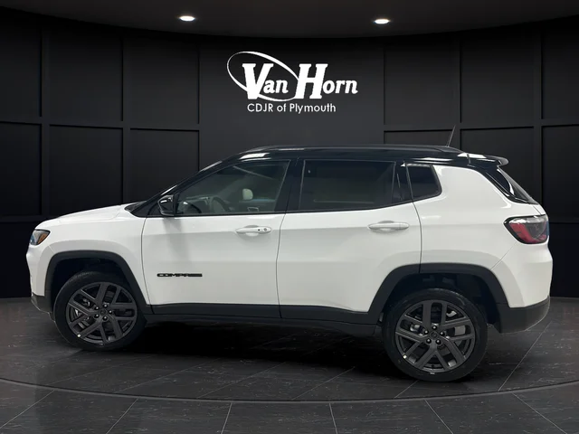 New 2026 Bright White Clear-Coat Exterior Paint Jeep Limited image 6